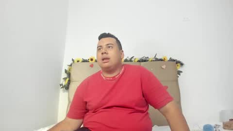 Snapshot of ginelawest chatting on February 27, 5:40 am Gine online show from February 27, 5:40 am