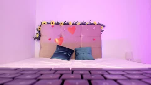 Snapshot of ginelawest chatting on March 1, 6:54 pm Gine online show from March 1, 6:54 pm