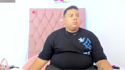 Snapshot of ginelawest chatting on October 22, 4:04 am Gine online show from October 22, 4:04 am