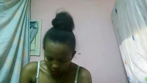 Snapshot of ginette9794 chatting on October 19, 7:35 am Ginette9794 online show from October 19, 7:35 am