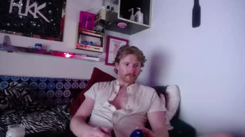 ginger_binj online show from November 5, 9:22 am