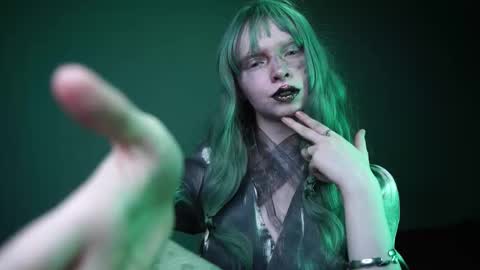        im expecting 350 thumbs up on my altar   online show from March 25, 10:27 pm