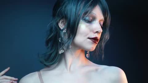        im expecting 350 thumbs up on my altar   online show from April 4, 10:17 pm