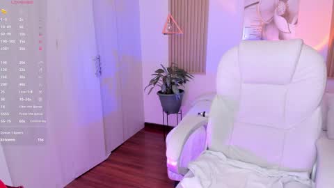 Kendall online show from March 7, 9:59 pm