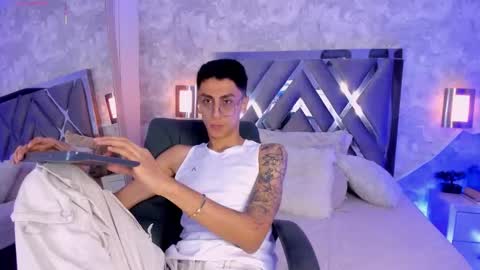 Gio Carangi online show from February 23, 4:14 am