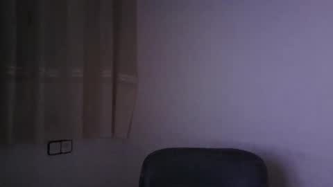 Snapshot of gioshadow chatting on February 20, 7:52 pm gioshadow online show from February 20, 7:52 pm