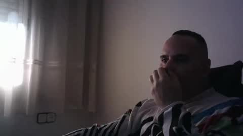 Snapshot of gioshadow chatting on October 12, 12:42 pm gioshadow online show from October 12, 12:42 pm