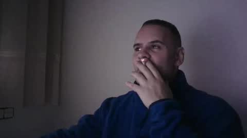 Snapshot of gioshadow chatting on January 24, 2:51 pm gioshadow online show from January 24, 2:51 pm