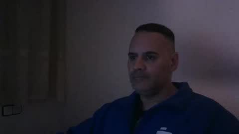 Snapshot of gioshadow chatting on December 21, 8:21 pm gioshadow online show from December 21, 8:21 pm