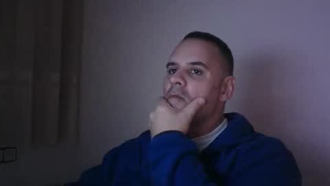 Snapshot of gioshadow chatting on January 23, 8:35 pm gioshadow online show from January 23, 8:35 pm