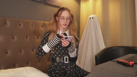 Nikki online show from October 24, 2:07 pm