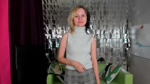 girl_next_doorr online show from December 24, 6:28 pm