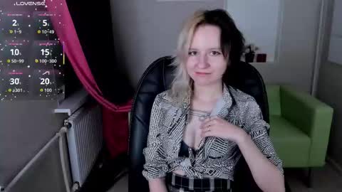 girl_next_doorr online show from October 23, 1:23 pm
