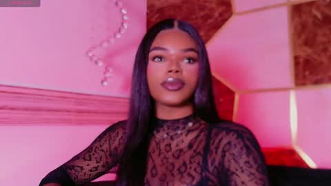 gisela_valencia online show from June 18, 2:11 pm