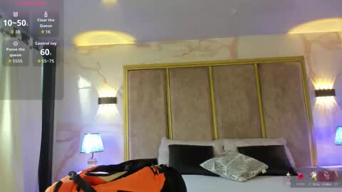     online show from November 13, 11:57 am