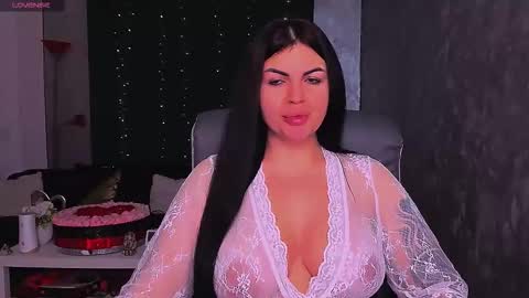 Giulia online show from October 29, 3:30 am