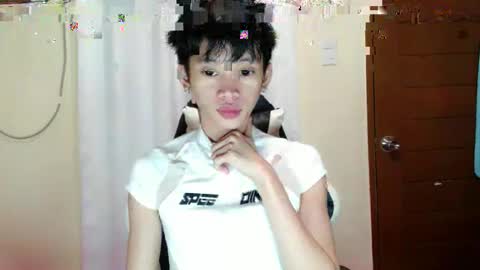 givemethrillx online show from February 25, 6:50 am