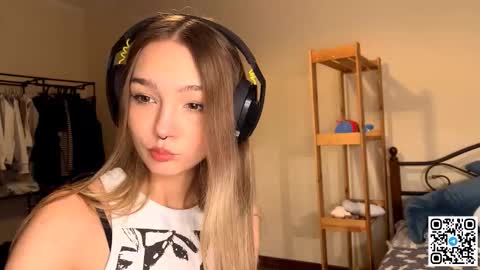 Catalina online show from November 26, 11:18 am