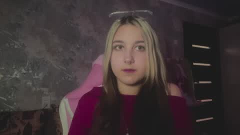 Kelly online show from April 14, 1:58 pm