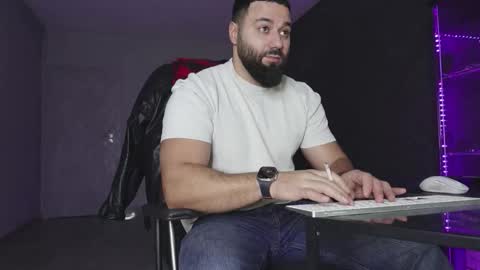 Matthew .. for short call me Matt online show from February 9, 3:21 am