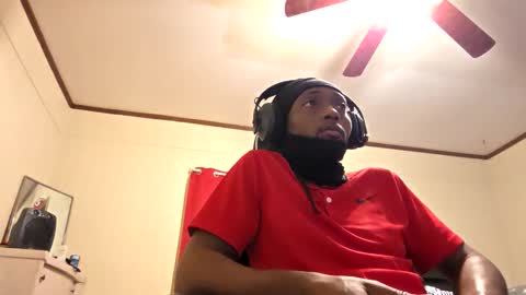 glomightyj online show from May 3, 5:13 am