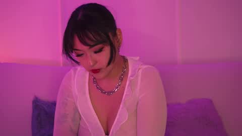 Mimi online show from May 27, 7:55 pm