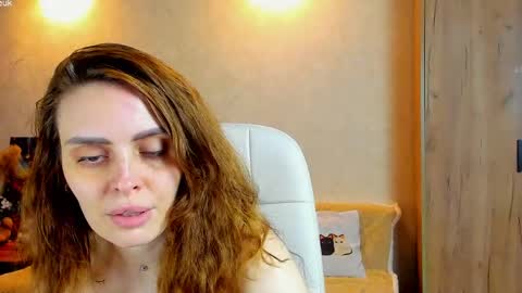 Gloria Wood online show from April 16, 9:39 pm