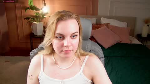 Margo online show from April 18, 2:02 am