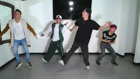 THOMAS AND DAMIAND online show from November 7, 6:21 pm