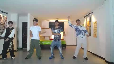 THOMAS AND DAMIAND online show from December 5, 6:38 pm