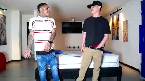 THOMAS AND DAMIAND online show from August 9, 12:43 pm