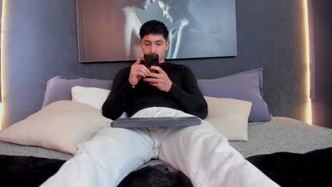 steven online show from December 10, 4:06 pm