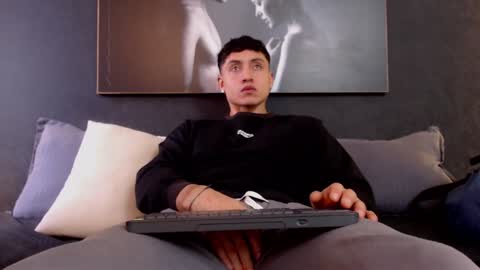 steven online show from December 25, 6:41 pm