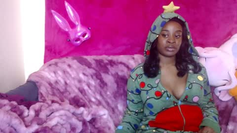 goddess_aaliyah online show from December 13, 8:30 am