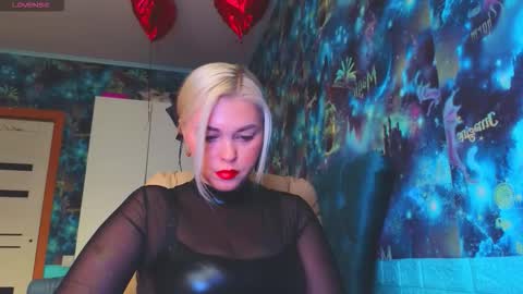 Mrs. Isabella online show from October 1, 11:31 am