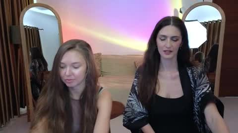 Snapshot of goddess_marylin chatting on September 26, 3:36 am   330 UTC2 girls   online show from September 26, 3:36 am