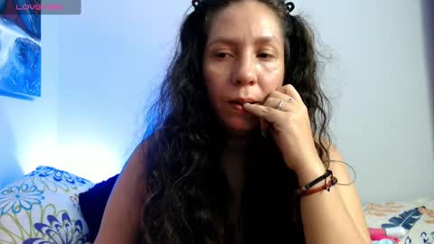  Naih Reyes online show from October 22, 7:11 am