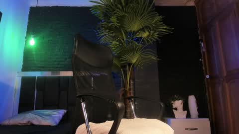 Snapshot of godly_huan chatting on February 27, 4:57 am HUAN online show from February 27, 4:57 am