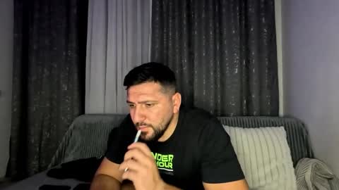 gold_alpha_boy online show from October 18, 8:46 pm