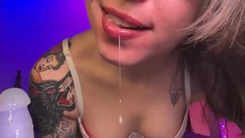 Goldengirlcartier online show from February 19, 6:34 am