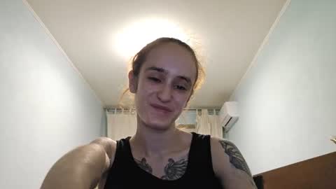 Layla online show from June 10, 7:24 pm