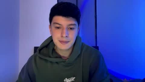 goldenknight33 online show from November 14, 5:37 pm