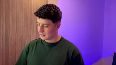 goldenknight33 online show from November 4, 4:19 pm