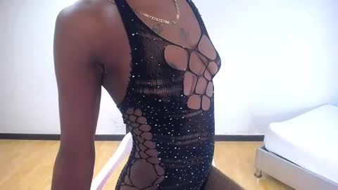 goldenn_ass1 online show from September 19, 5:44 am
