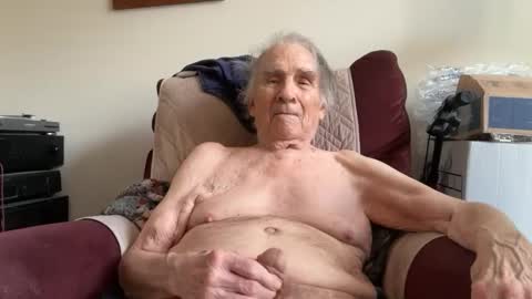Sweet old guy online show from May 28, 10:41 pm