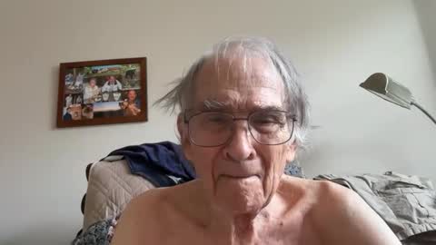 Sweet old guy online show from May 27, 6:49 pm