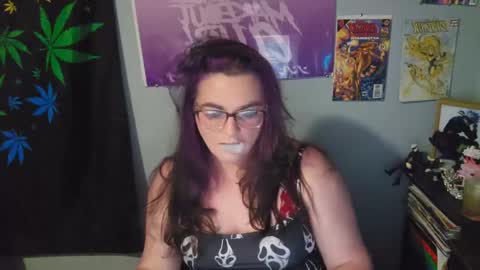 goodgrl1799 online show from June 7, 4:06 am