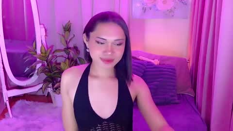 Snapshot of gorgeous_anora chatting on March 10, 7:44 am Anora online show from March 10, 7:44 am