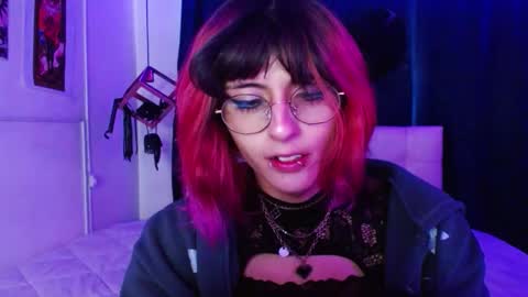 goth_minerva online show from November 3, 1:34 pm