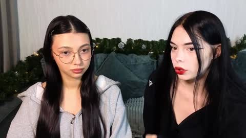 HIMORI AND LISAPVT NAKED online show from December 15, 1:32 pm